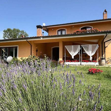 Bed & Breakfast Le Piagge Scurcola Marsicana Buitenkant foto